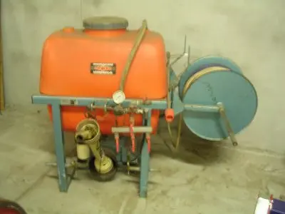 [54] Spuit achter tractor